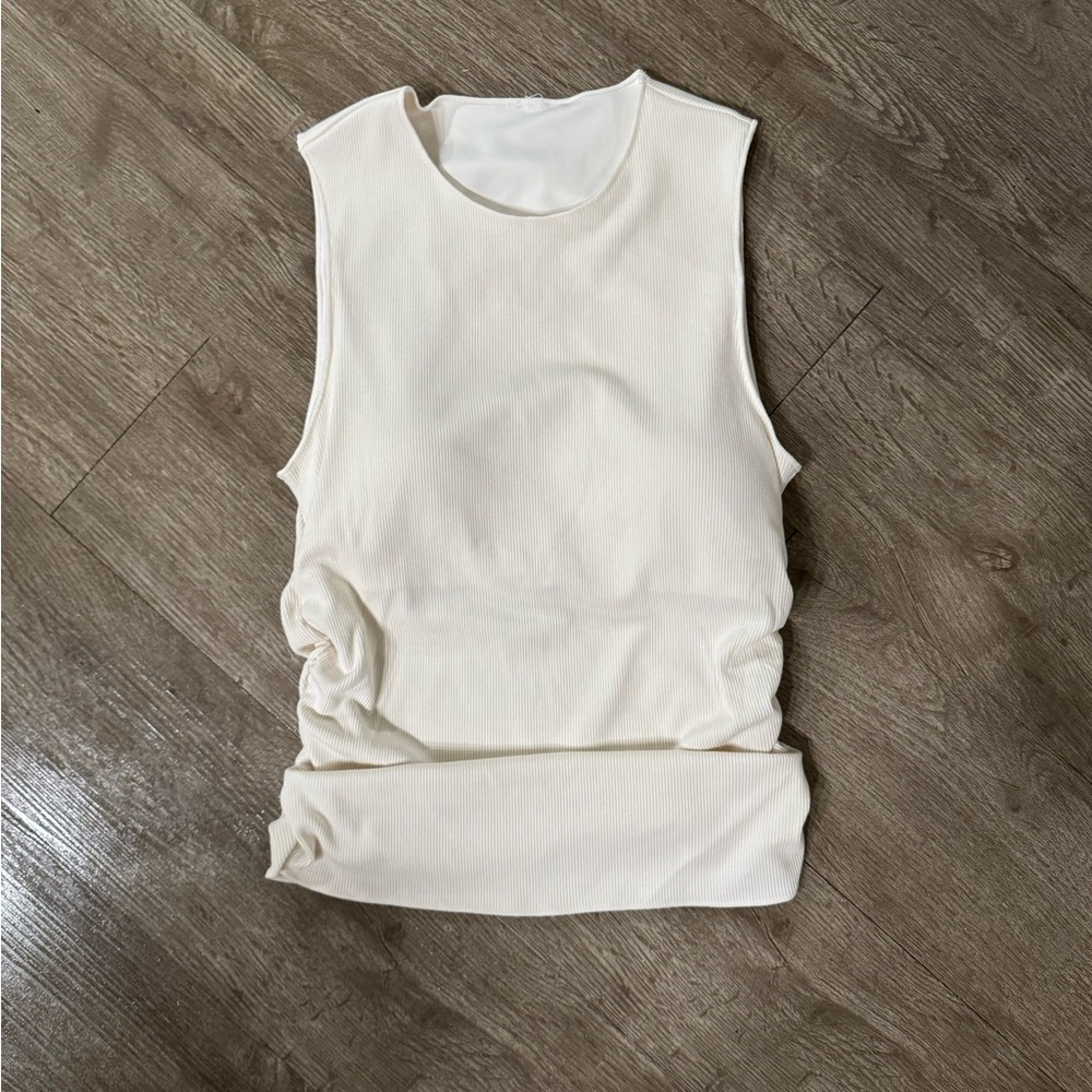 Alo Ribbed En Pointe Tank - Picture 3 of 5